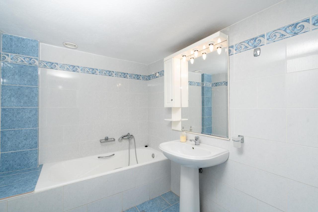 Mtc-D Apartments By The Sea And Airport Pórto Ráfti Dış mekan fotoğraf